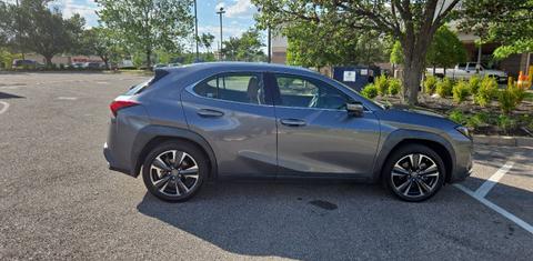 Lexus UX 2021
