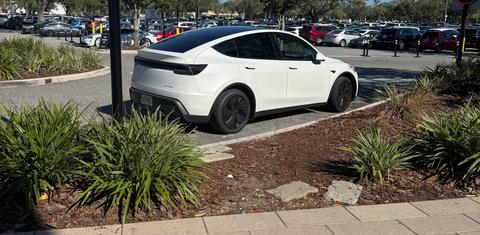 Tesla Model Y 2026