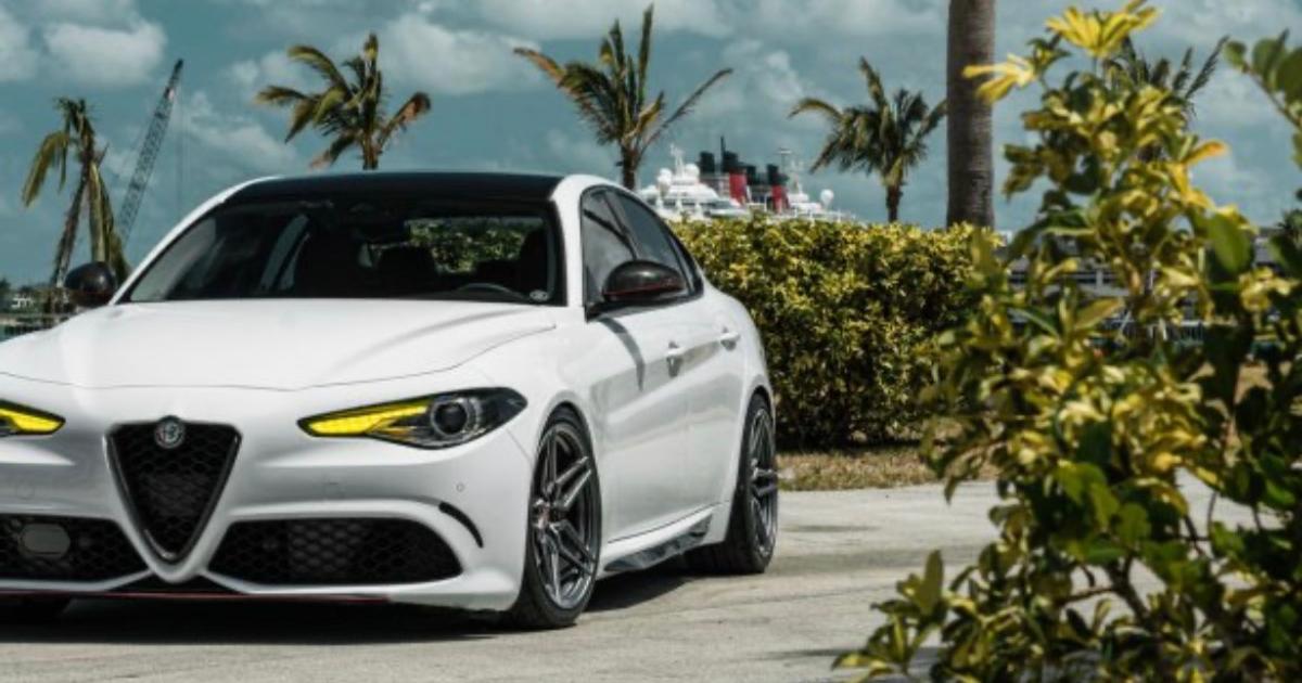 Alfa Romeo Giulia 2019 rental in Naples, FL by Jonathan R. Turo