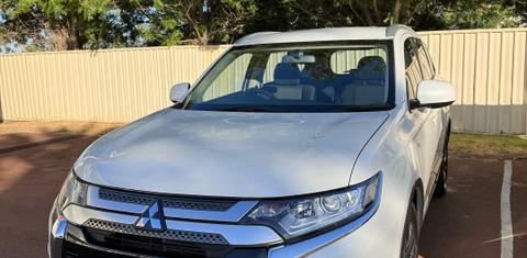 Mitsubishi OUTLANDER 2018