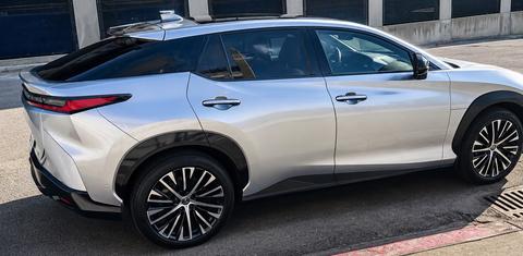 Lexus RZ 2023