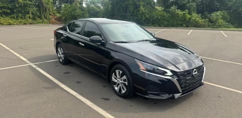 Nissan Altima 2025