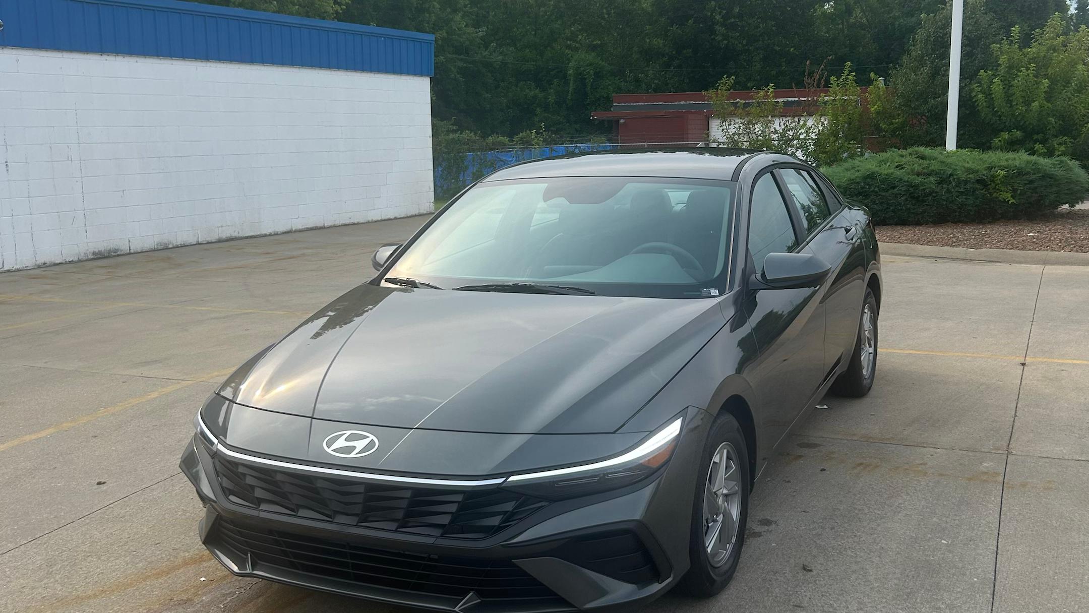 Hyundai Elantra 2026 in Louisville, KY