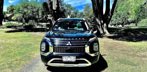 Mitsubishi OUTLANDER 2023