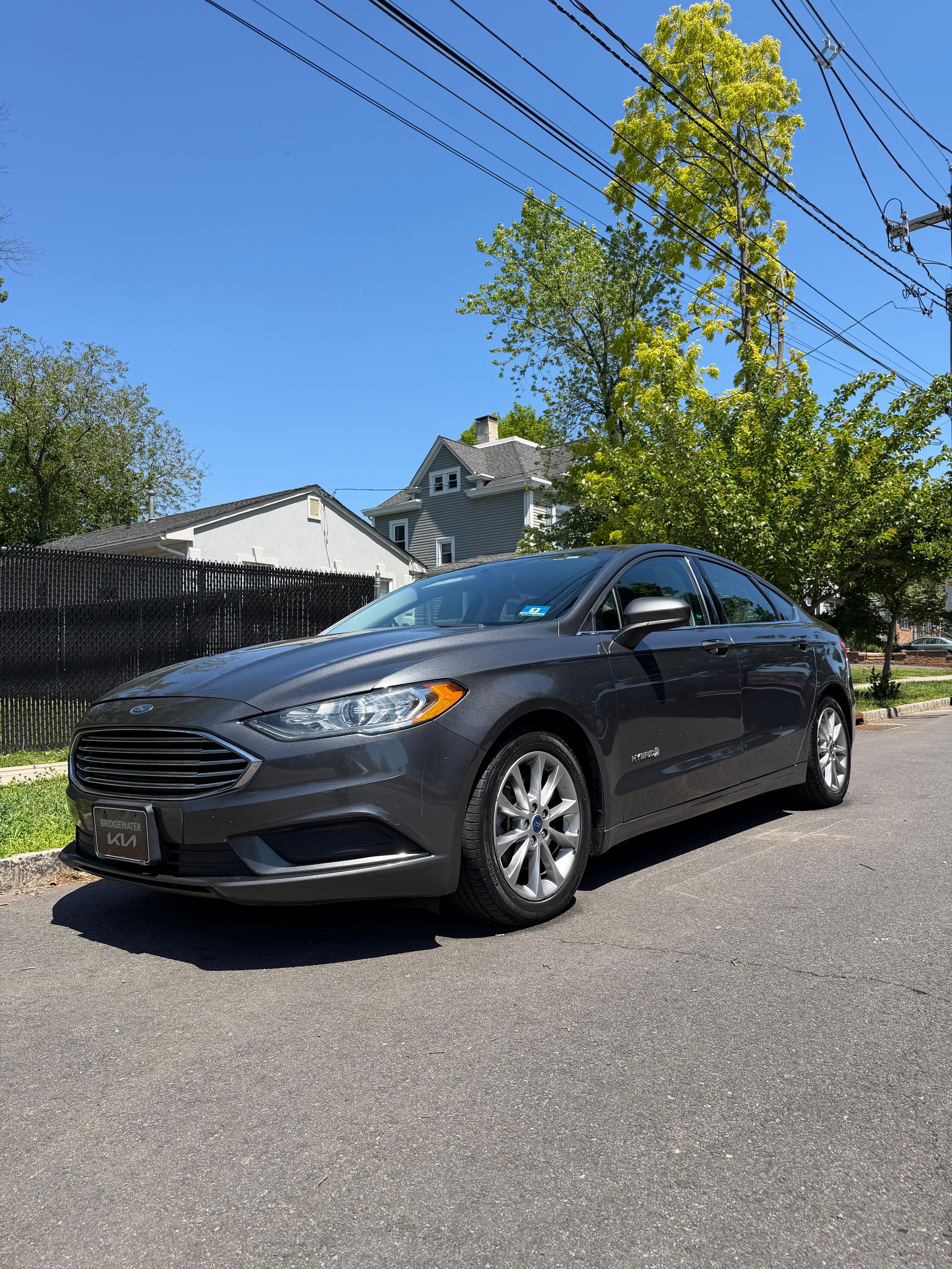 Ford Fusion Hybrid 2017 in 