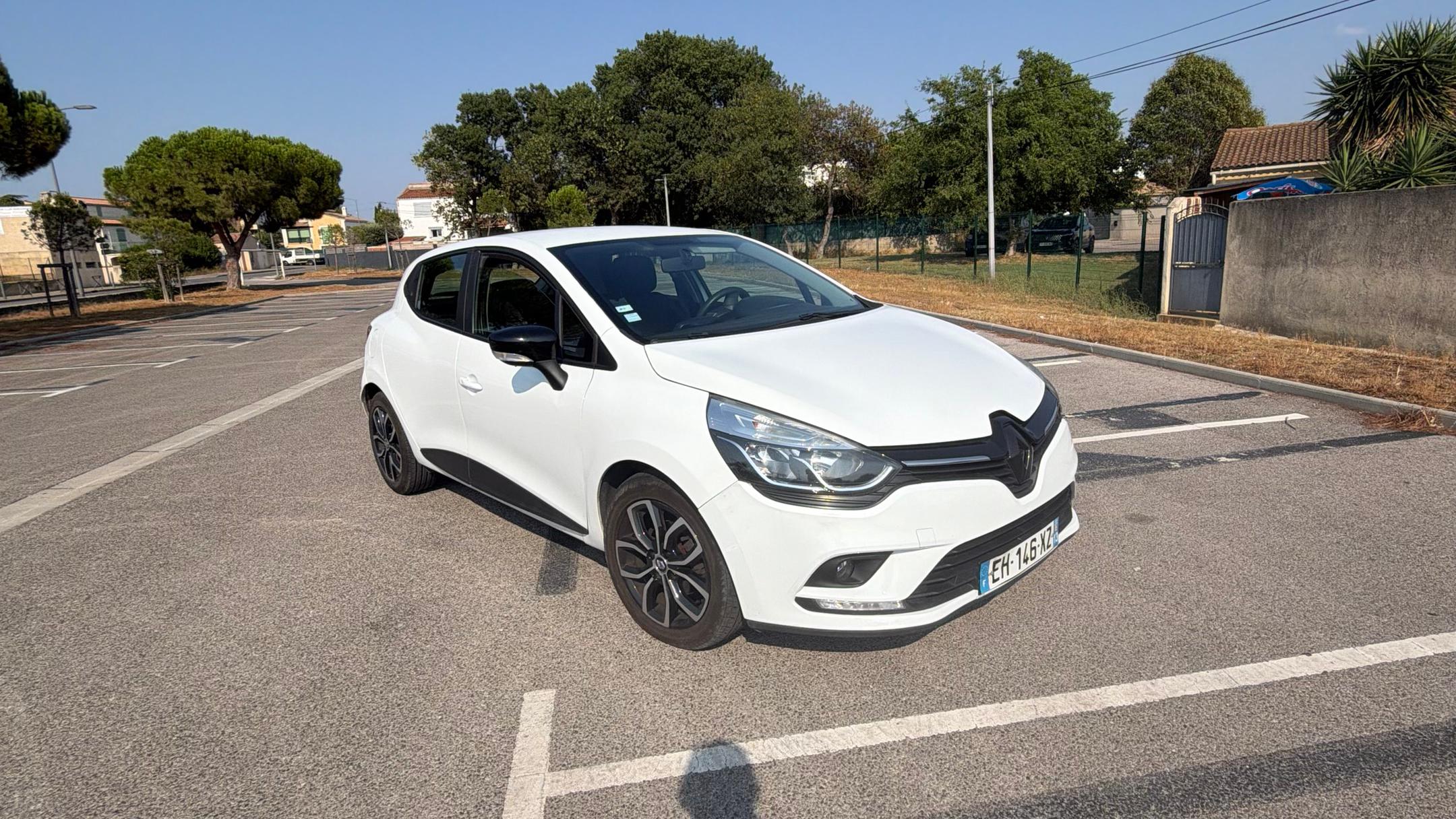 Renault CLIO IV SOCIETE 2016 in Marignane