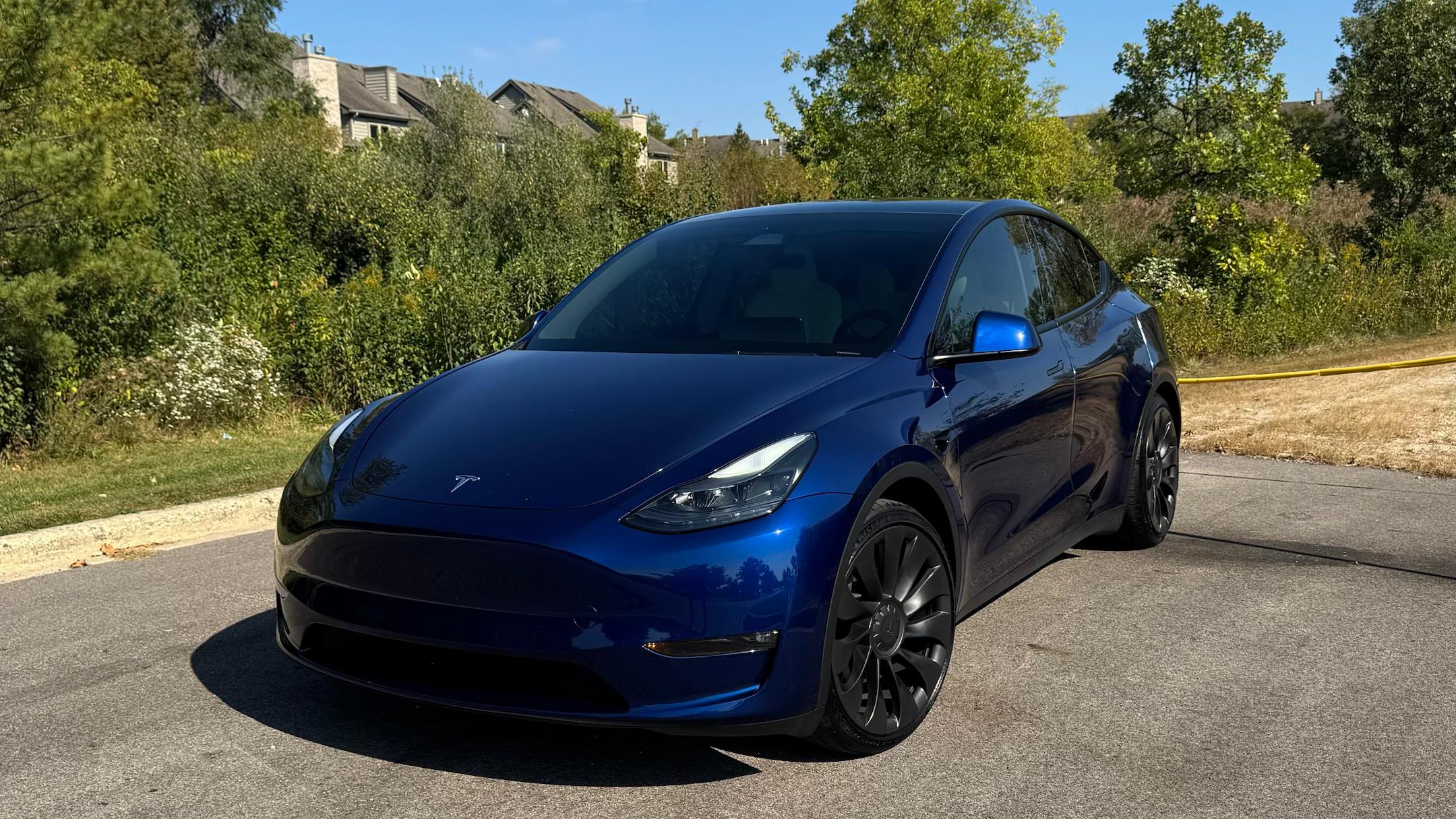 Tesla Model Y 2023 in Roselle, IL