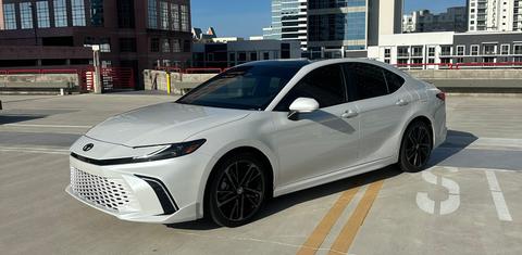 Toyota Camry Hybrid 2025