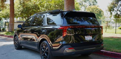 Kia Carnival Hybrid 2025