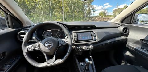 Nissan Kicks Play 2025
