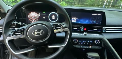 Hyundai Elantra 2024