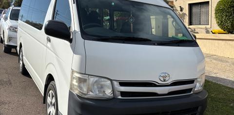 Toyota HIACE 2013
