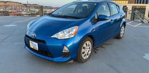 Toyota Prius c 2014