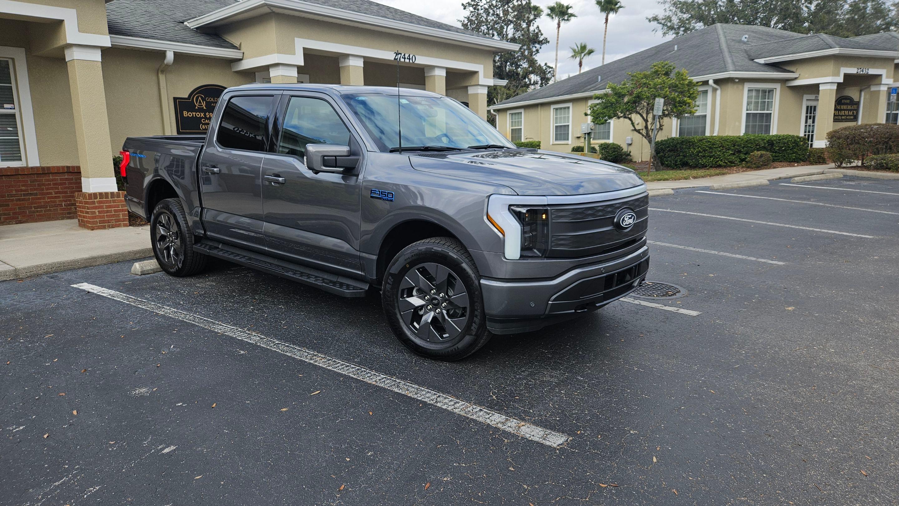 Ford F-150 Lightning 2024 in 