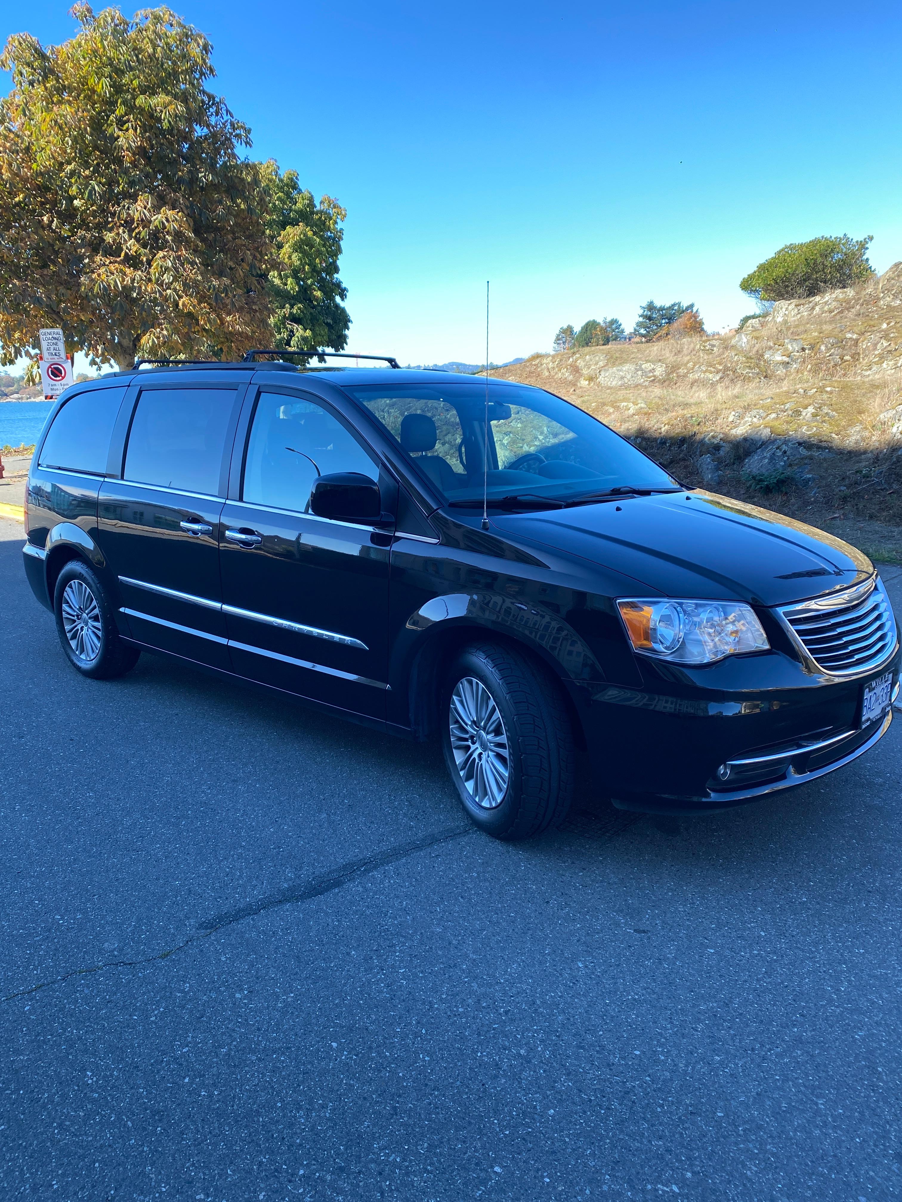 Chrysler Town & Country 2014 à Victoria, BC