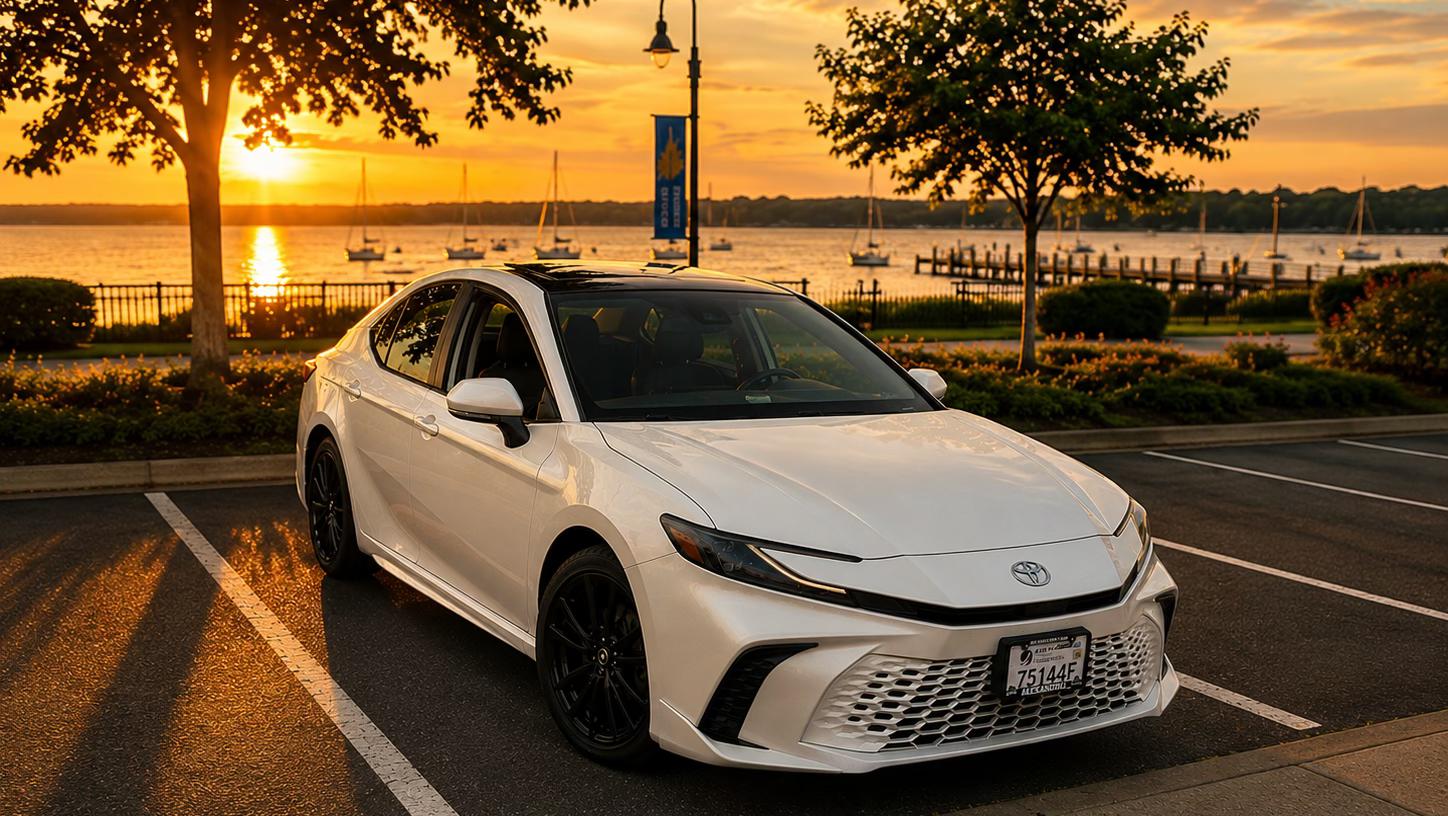 Toyota Camry Hybrid 2026 in Norfolk, VA