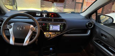 Toyota Prius c 2016