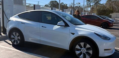 Tesla Model Y 2023