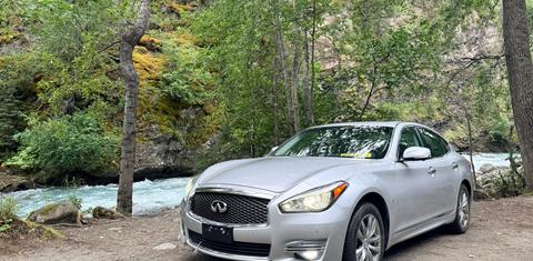 INFINITI Q70 2019