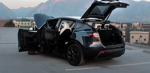 Tesla Model Y 2024