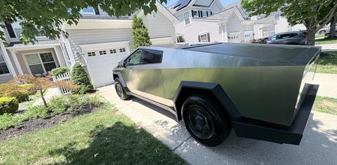 Tesla Cybertruck 2026