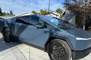 Tesla Cybertruck 2024 in Millbrae