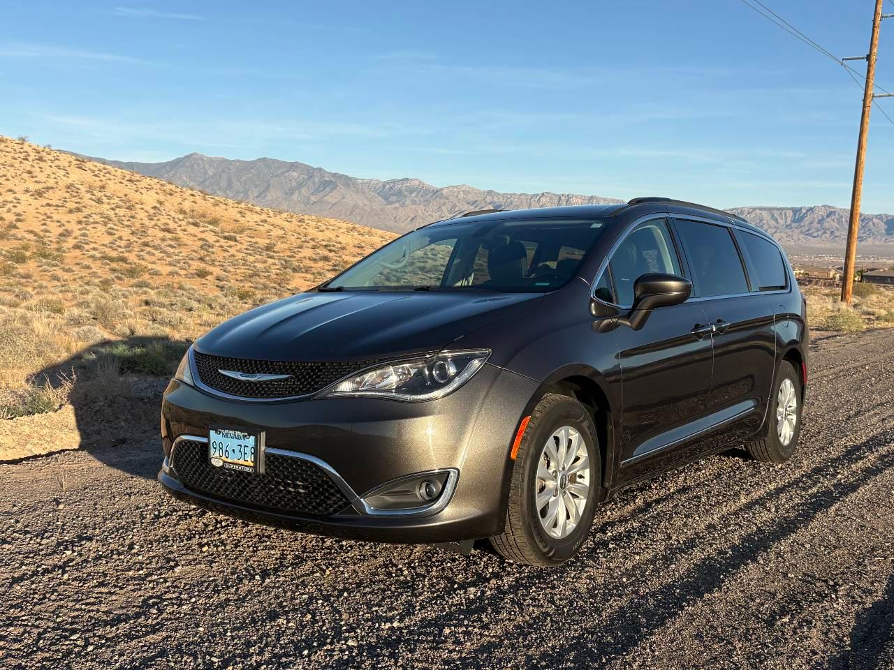 Chrysler Pacifica 2018 in 