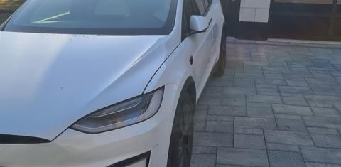 Tesla Model X 2023
