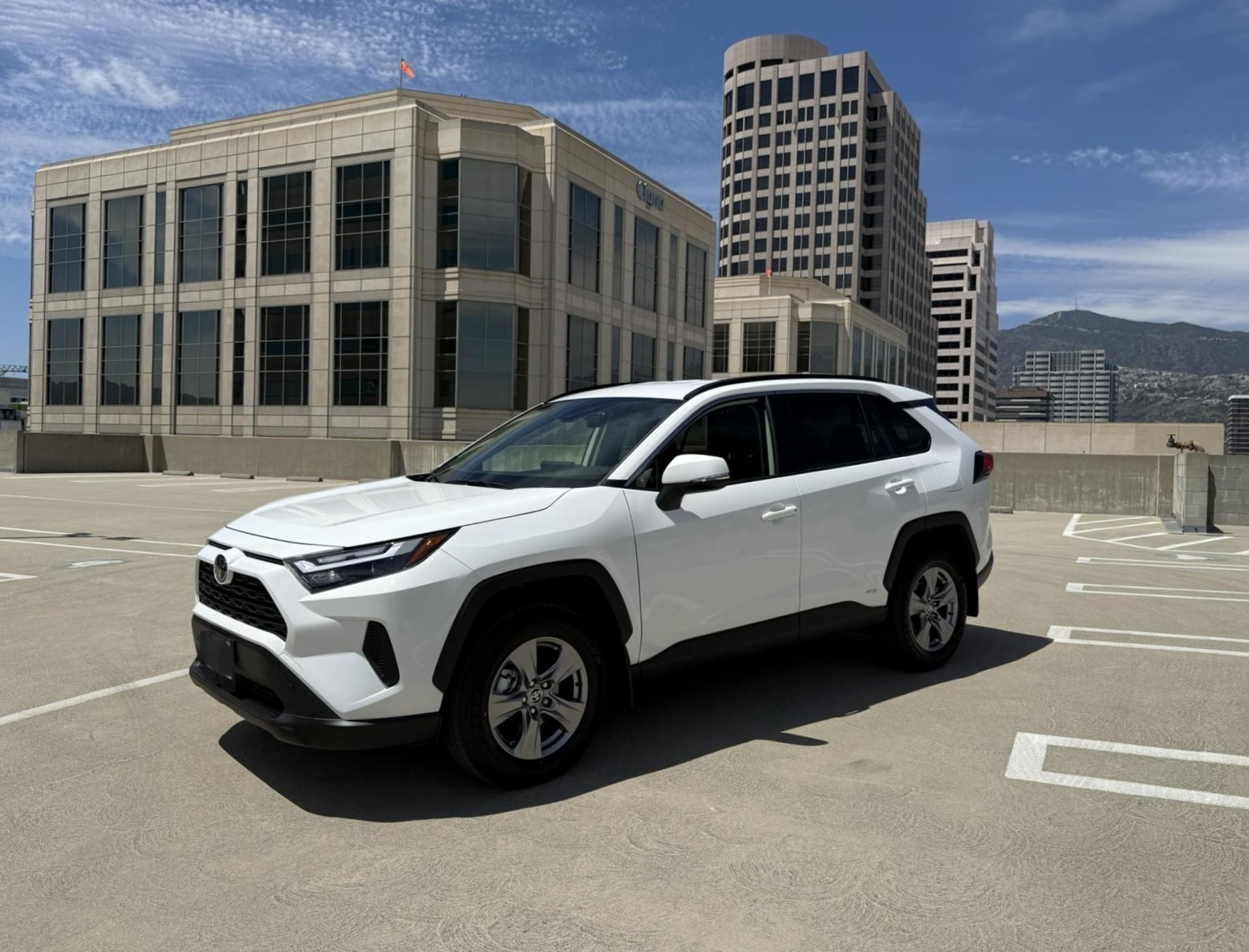 Toyota RAV4 Hybrid 2025 in Glendale, CA