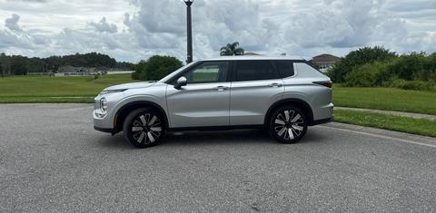 Mitsubishi Outlander 2025