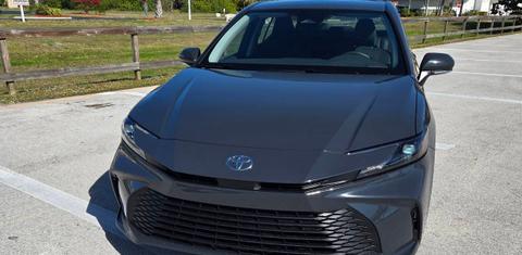 Toyota Camry Hybrid 2025