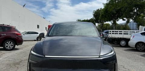 Tesla Model Y 2026