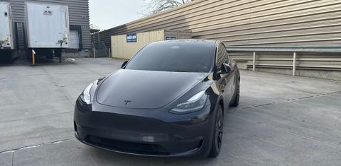 Tesla Model Y 2024