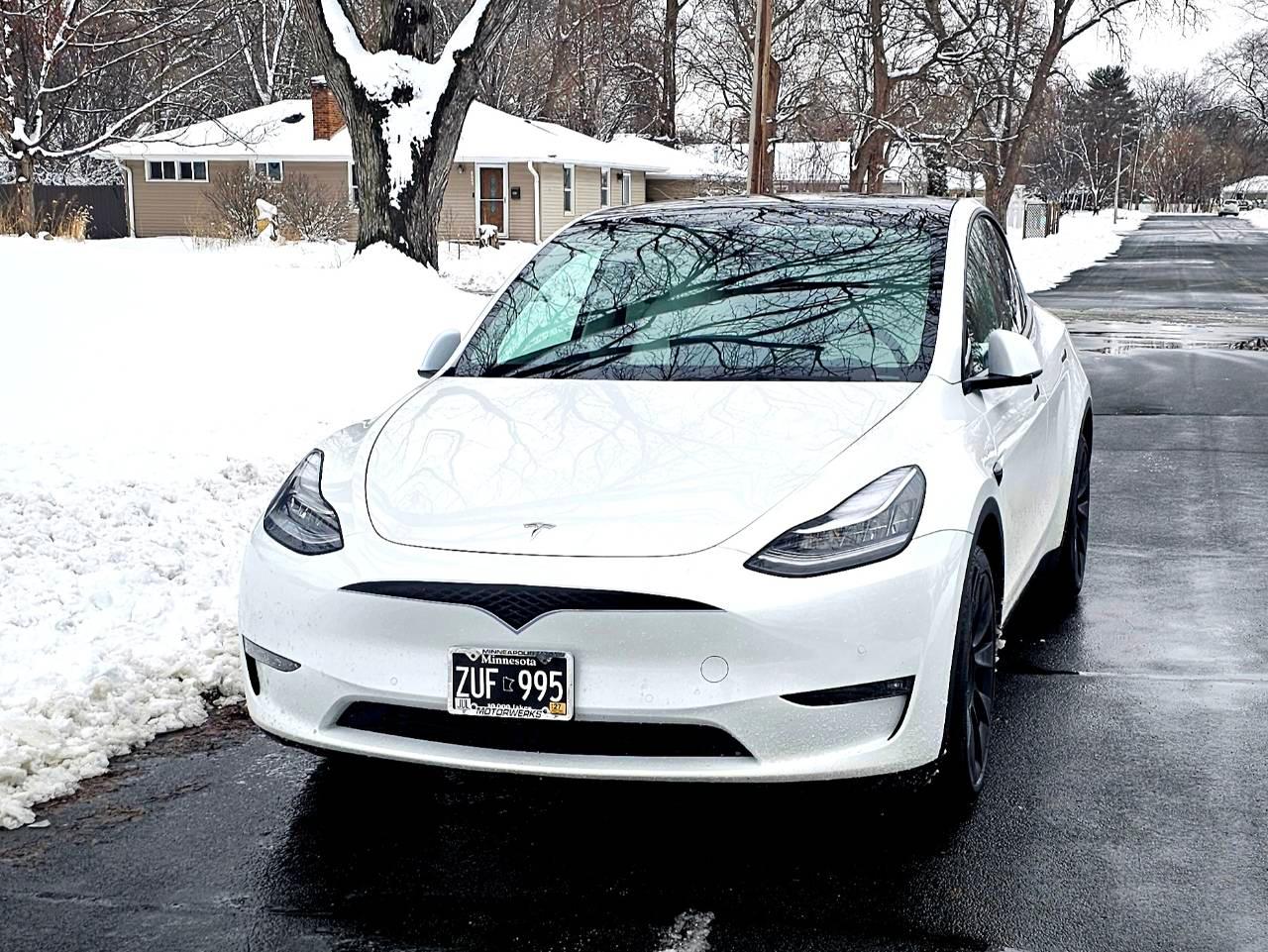 Tesla Model Y 2021 in Bloomington, MN