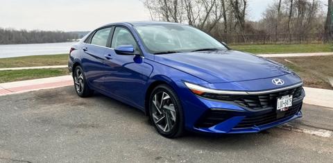 Hyundai Elantra 2025