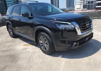 Nissan Pathfinder car