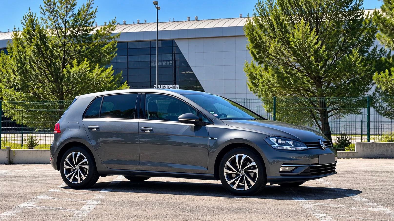 Volkswagen GOLF 2019 in Biot