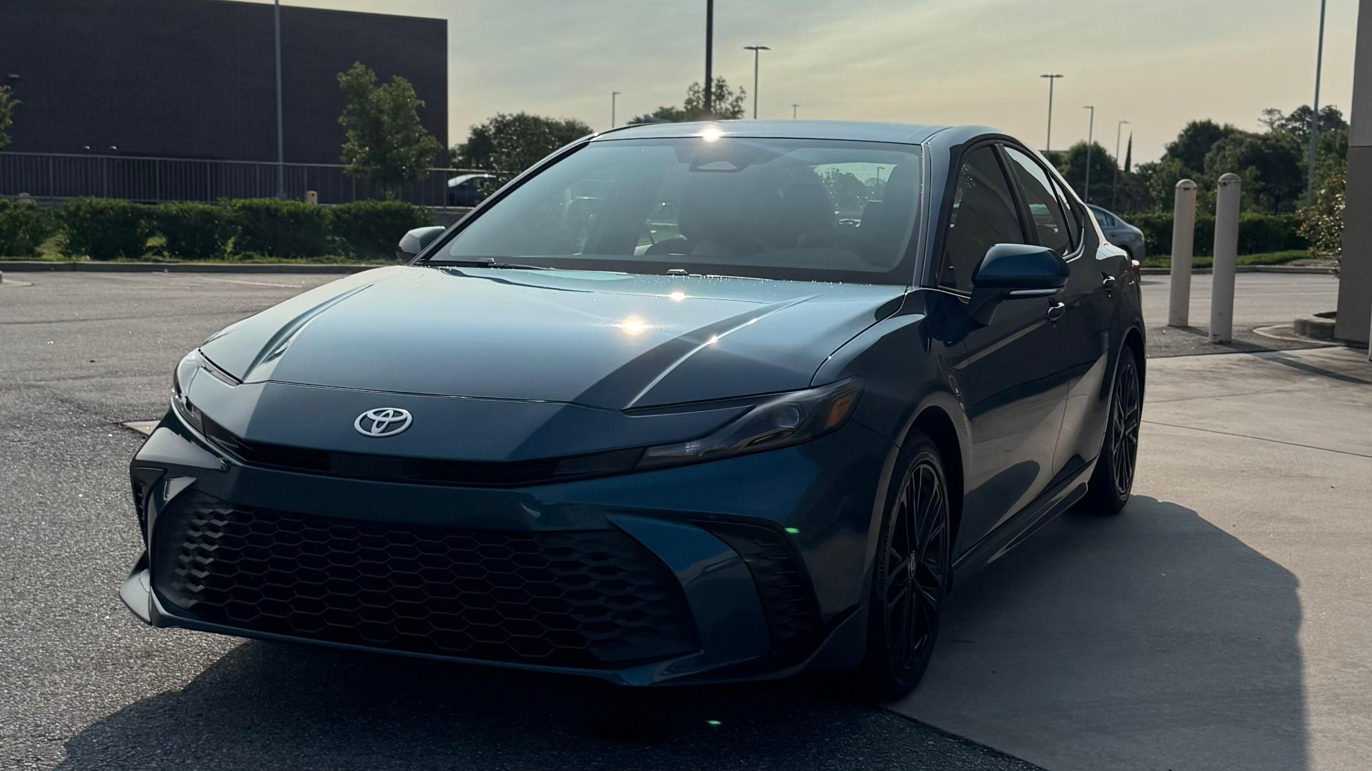 Toyota Camry Hybrid 2025 in Savannah, GA