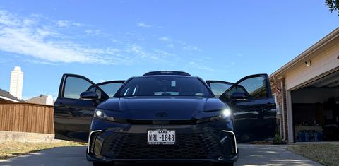 Toyota Camry Hybrid 2026