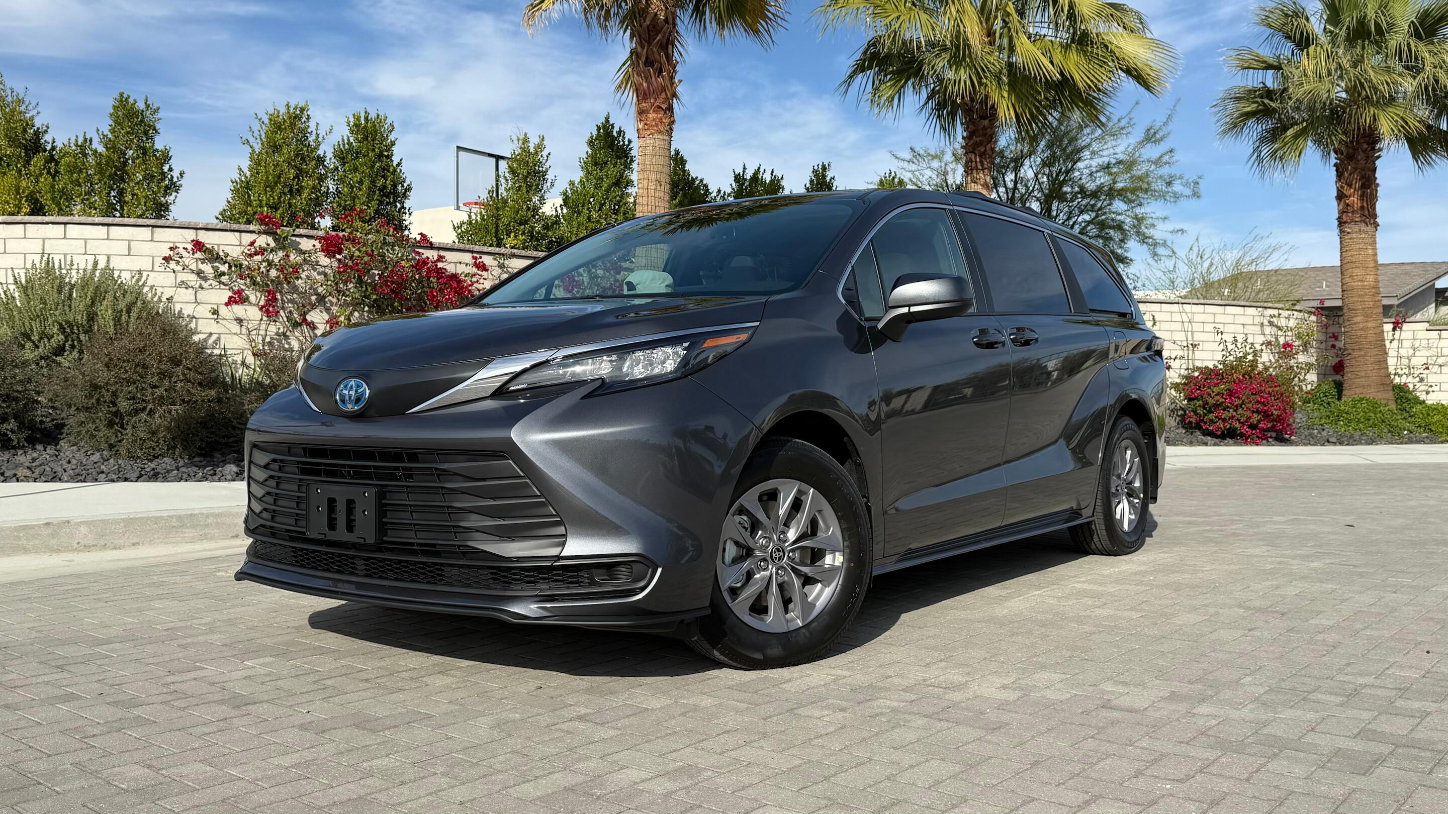 Toyota Sienna 2025 in San Diego, CA