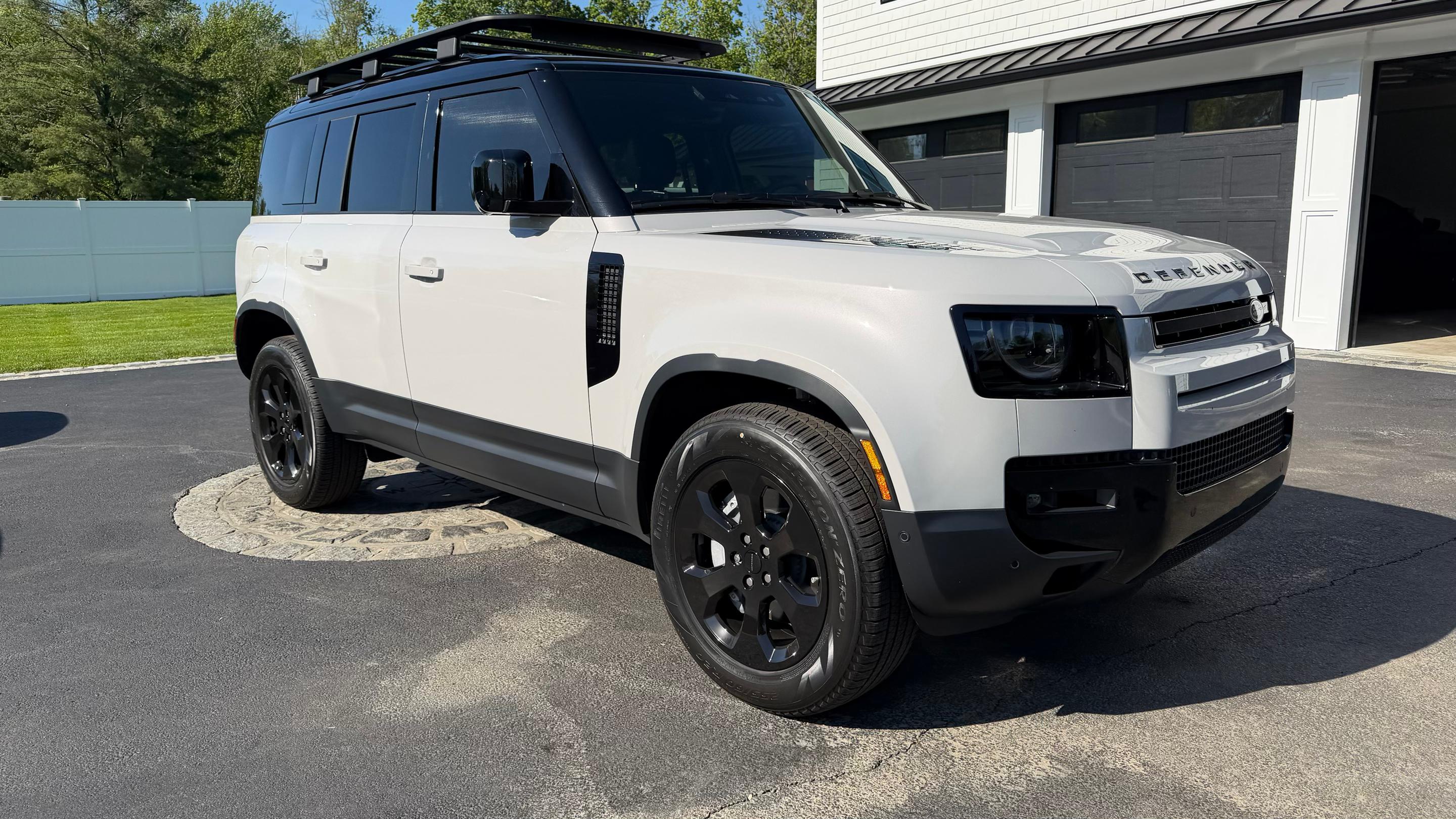 Land Rover Defender 2026 in Brookfield, CT