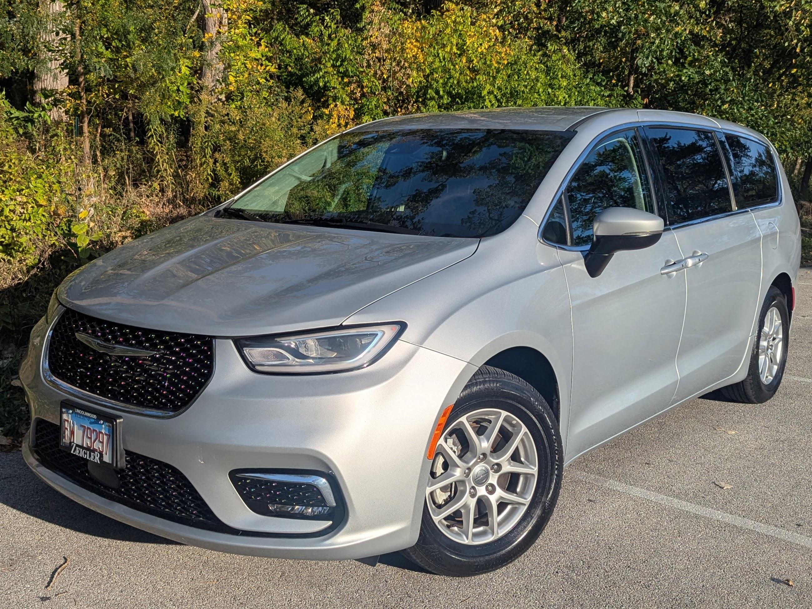Chrysler Pacifica 2023 in Chicago, IL
