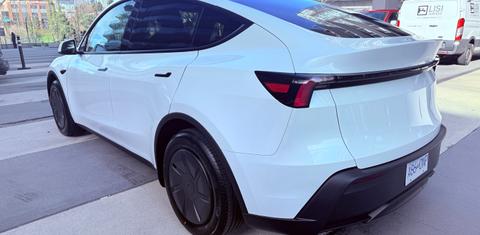 Tesla Model Y 2026
