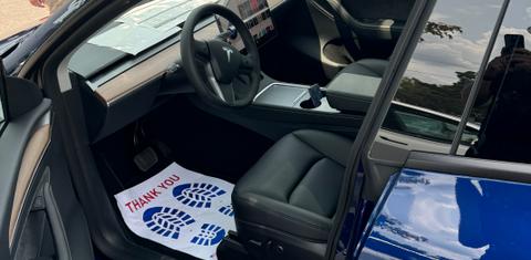 Tesla Model Y 2024