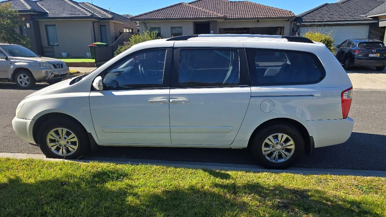 Kia GRAND CARNIVAL 2013 in Craigieburn