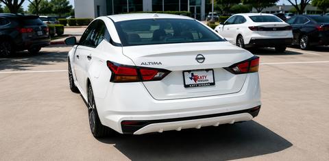 Nissan Altima 2025