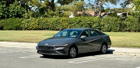 Hyundai Elantra 2025