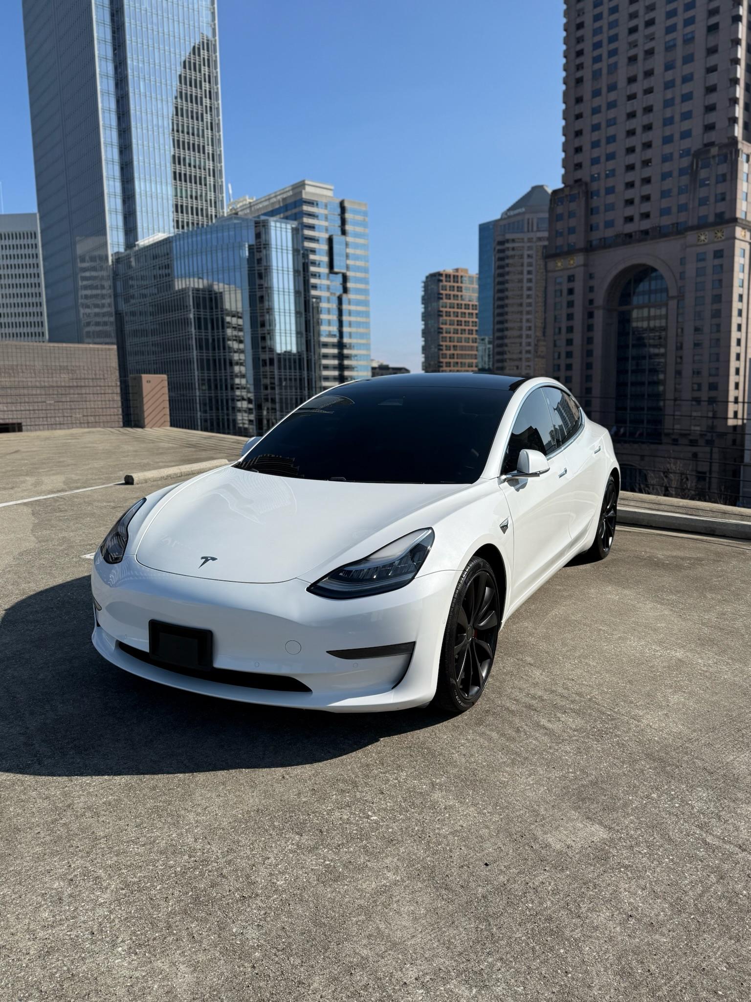 Tesla Model 3 2020 in 