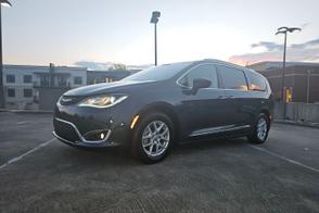 Chrysler Pacifica car