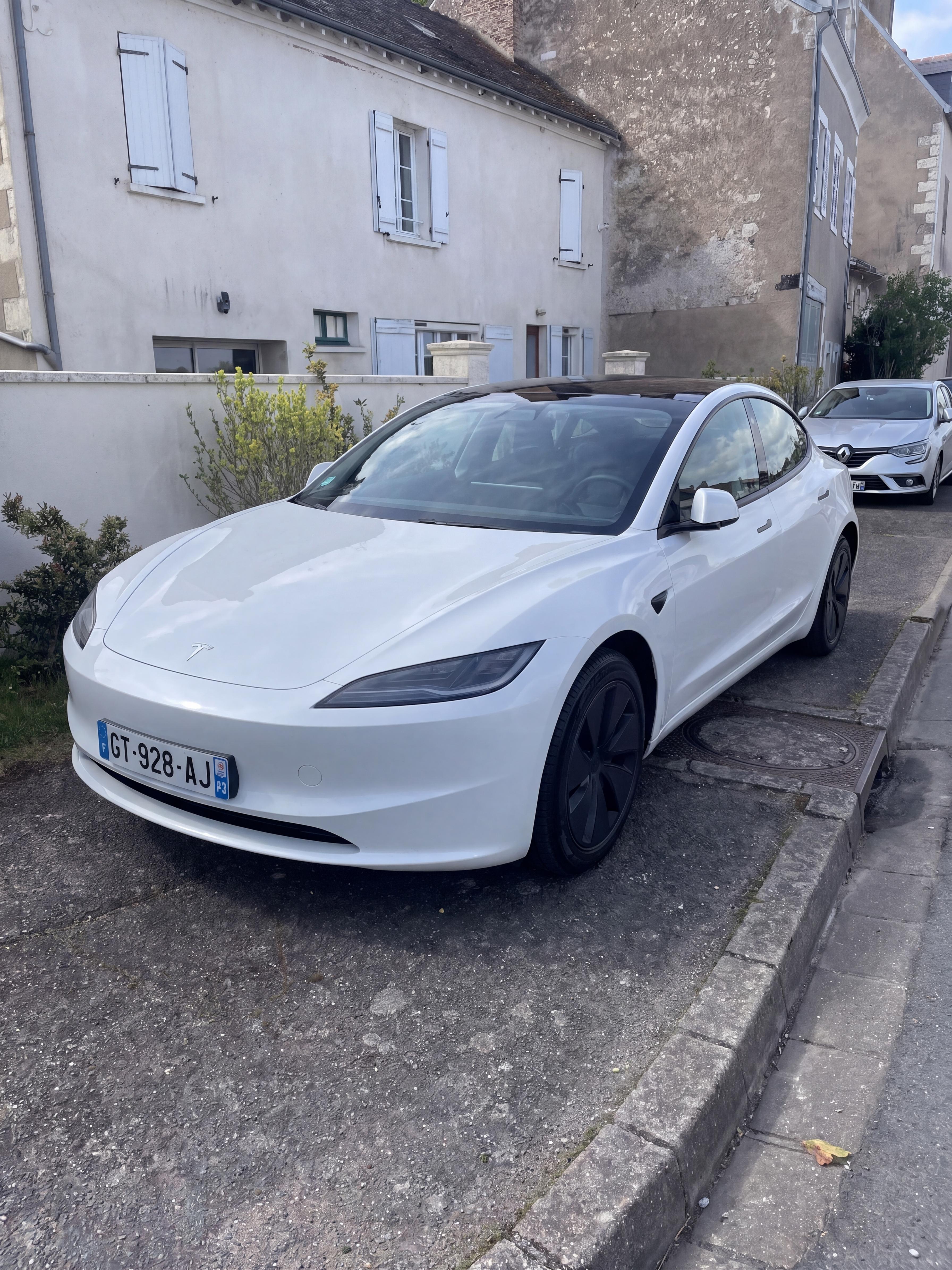 Tesla MODEL 3 2023 in Chaumont Sur Loire